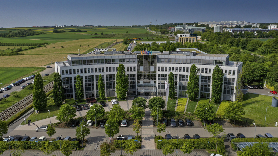 Der Haupt- und Firmensitz der VRM in Mainz-Marienborn von oben.